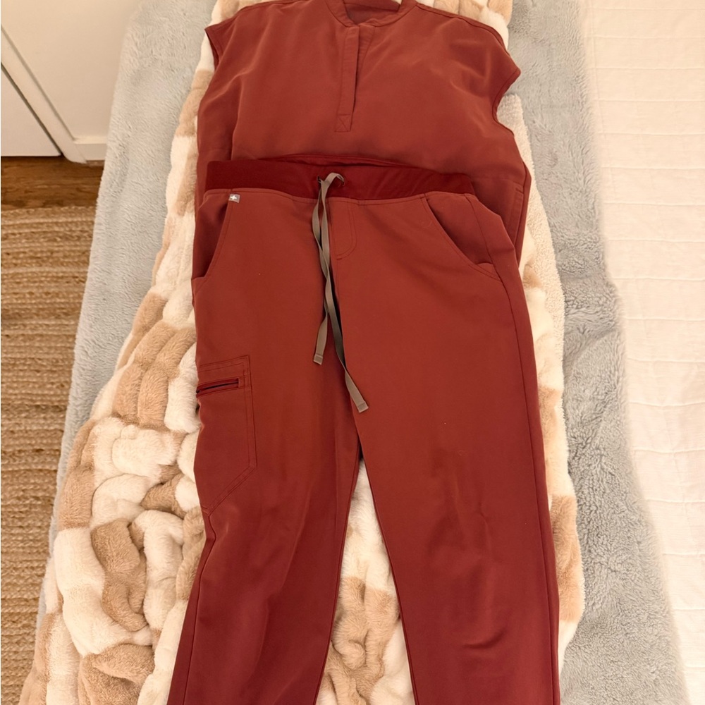 Women's Figs Dark cherry scrubs SET MEDIUM